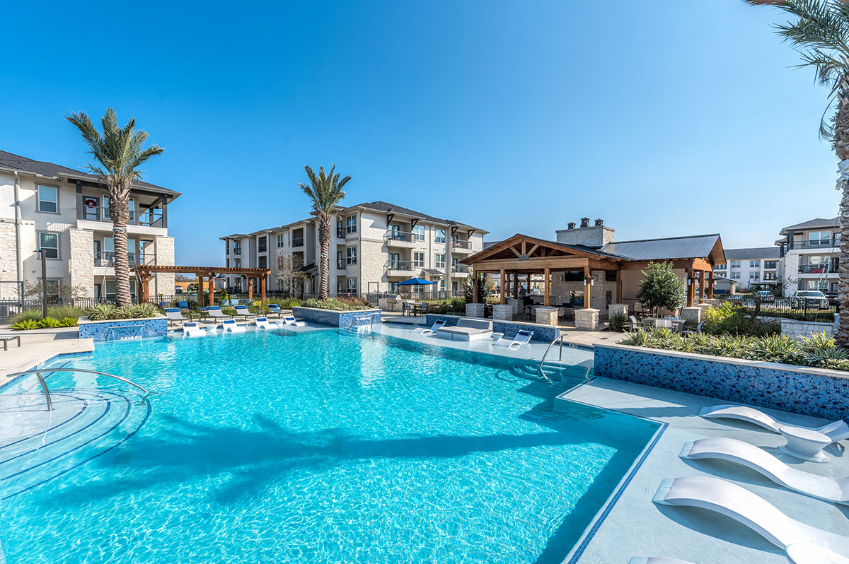 Encino Trace Luxury Apartments pool