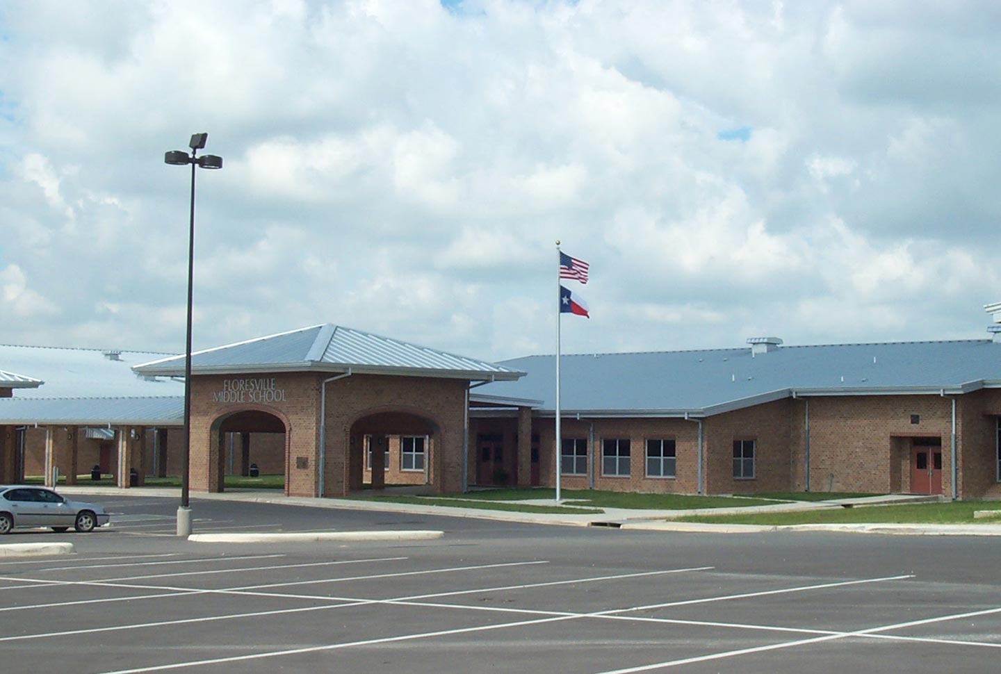 floresville-middle-school-02